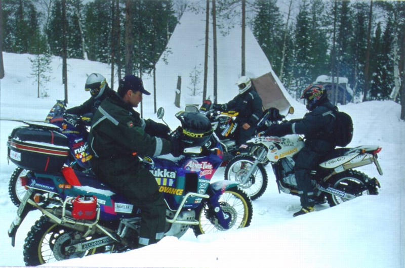 At night the temperature had been about -10 C. We hoped more than that to find out how bikes would start after spending the night out. Now there was no start problems what so ever.